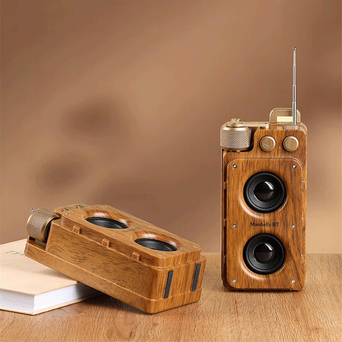 kleine draagbare retro vintage houten radio